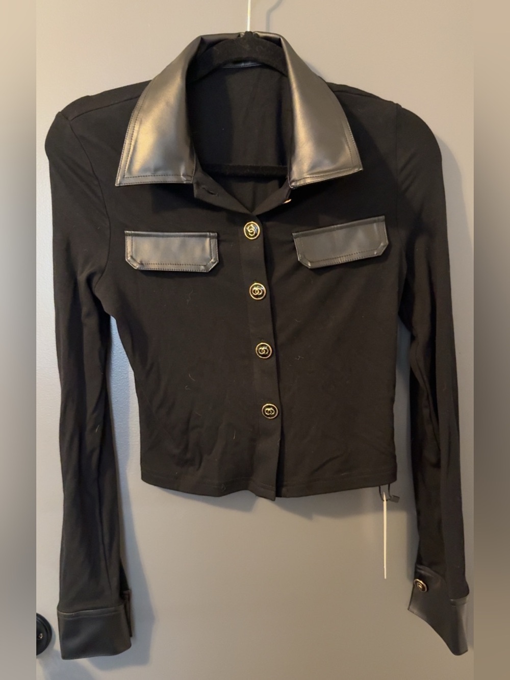 Commense Black Long-Sleeve Cropped Top with Button Cuffs